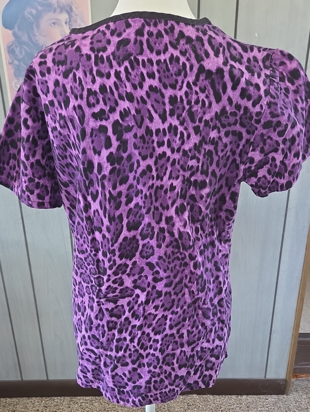 Scrub Works Purple Leopard Print V-Neck Women's Scrub Top - Picture 3 of 4